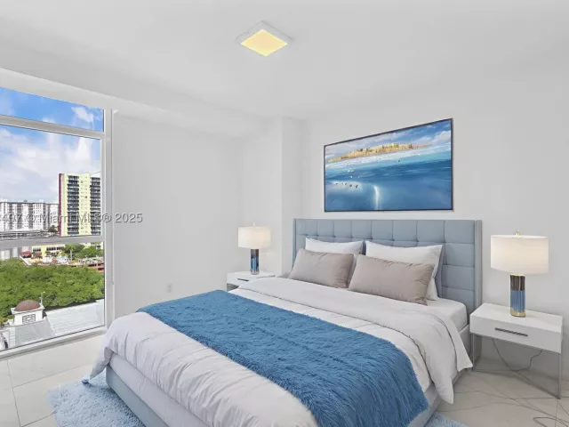 3-bedroom condo for sale in Sunny Isles Beach - 400 Sunny Isles Blvd 1519 - MondialRealty