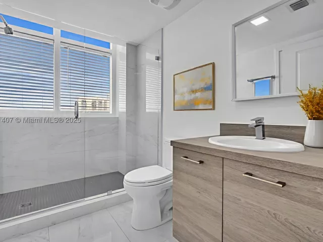 3-bedroom condo for sale in Sunny Isles Beach - 400 Sunny Isles Blvd 1519 - MondialRealty