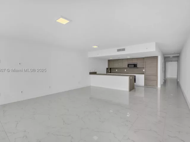 3-bedroom condo for sale in Sunny Isles Beach - 400 Sunny Isles Blvd 1519 - MondialRealty