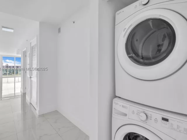 3-bedroom condo for sale in Sunny Isles Beach - 400 Sunny Isles Blvd 1519 - MondialRealty