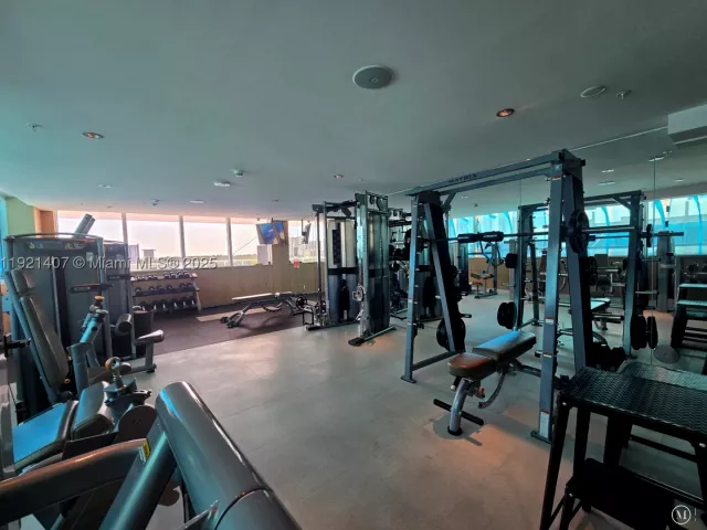 3-bedroom condo for sale in Sunny Isles Beach - 400 Sunny Isles Blvd 1519 - MondialRealty