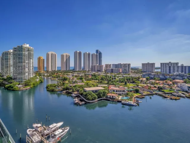 3-bedroom condo for sale in Sunny Isles Beach - 400 Sunny Isles Blvd 1519 - MondialRealty