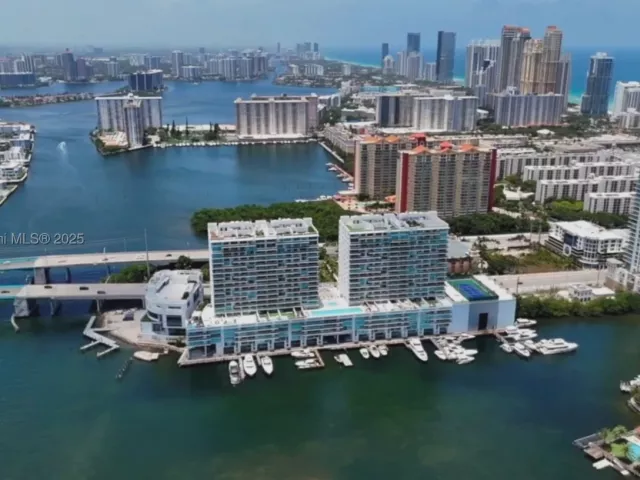 3-bedroom condo for sale in Sunny Isles Beach - 400 Sunny Isles Blvd 1519 - MondialRealty