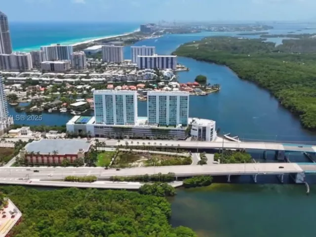 3-bedroom condo for sale in Sunny Isles Beach - 400 Sunny Isles Blvd 1519 - MondialRealty