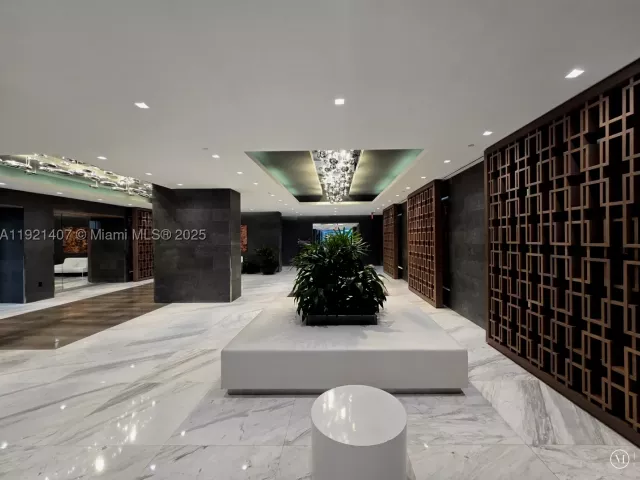 3-bedroom condo for sale in Sunny Isles Beach - 400 Sunny Isles Blvd 1519 - MondialRealty