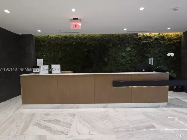 3-bedroom condo for sale in Sunny Isles Beach - 400 Sunny Isles Blvd 1519 - MondialRealty