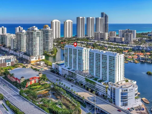 3-bedroom condo for sale in Sunny Isles Beach - 400 Sunny Isles Blvd 1519 - MondialRealty