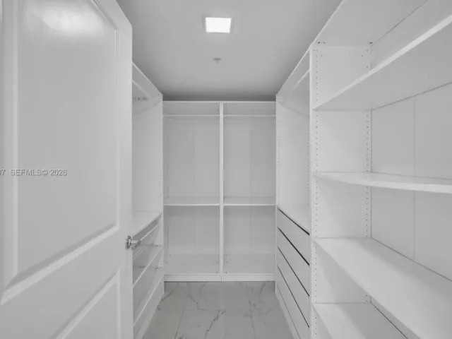 3-bedroom condo for sale in Sunny Isles Beach - 400 Sunny Isles Blvd 1519 - MondialRealty