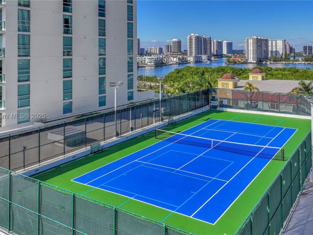3-bedroom condo for sale in Sunny Isles Beach - 400 Sunny Isles Blvd (2 Parkings) 1519 - MondialRealty