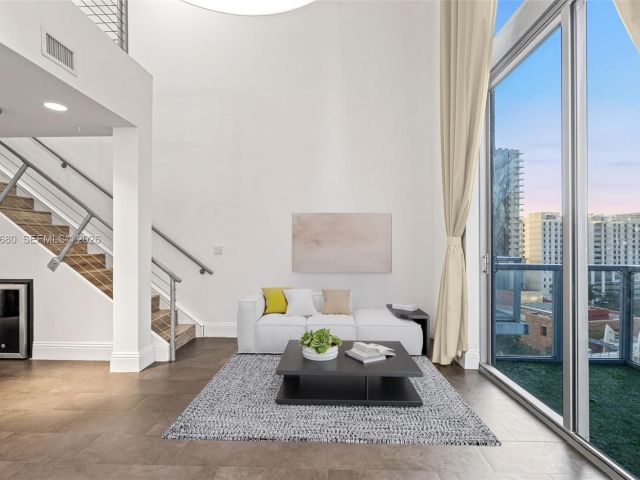 1-bedroom condo for sale in Miami - 1050 Brickell Ave 1006 - MondialRealty