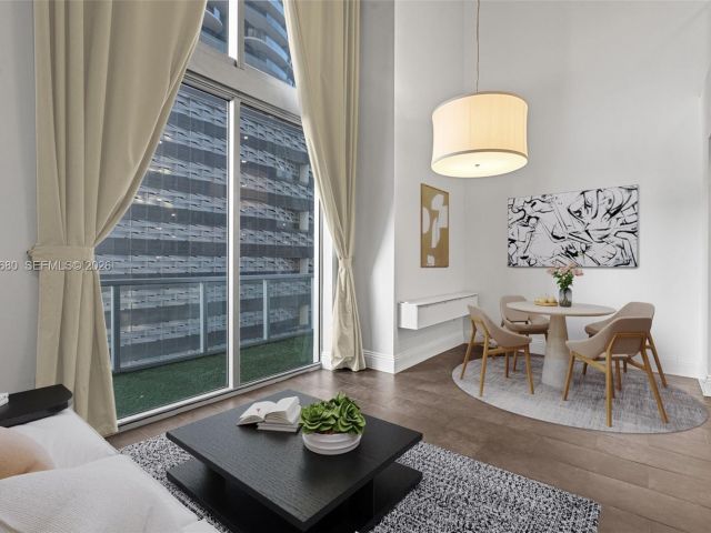 1-bedroom condo for sale in Miami - 1050 Brickell Ave 1006 - MondialRealty