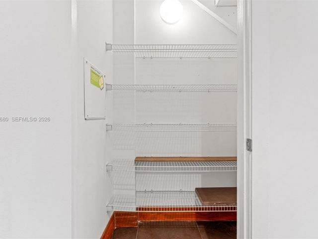 1-bedroom condo for sale in Miami - 1050 Brickell Ave 1006 - MondialRealty