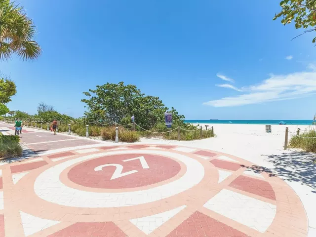 1-bedroom condo for sale in Miami Beach - 2655 Collins Ave 603 - MondialRealty