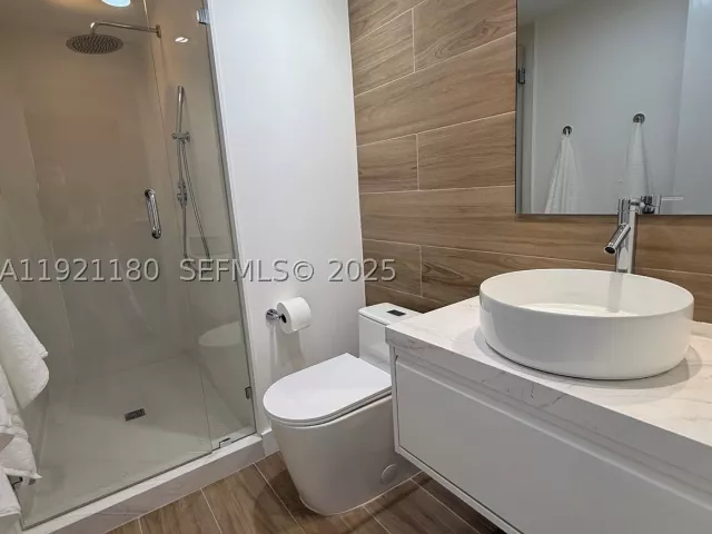 2-bedroom condo for sale in Aventura - 20191 E Country Club Dr 504 - MondialRealty