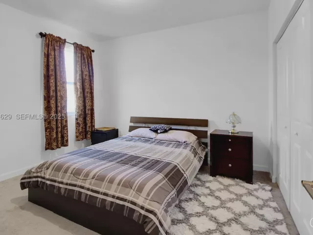 5-bedroom home for sale in Homestead - 1382 SE 26th Rd - MondialRealty