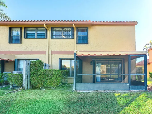 3-bedroom home for sale in Boca Raton - 19931 Villa Lante Place - MondialRealty