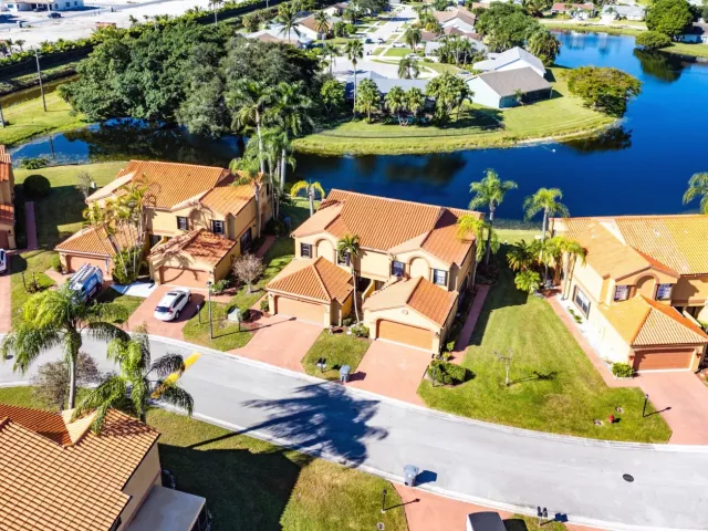 3-bedroom home for sale in Boca Raton - 19931 Villa Lante Place - MondialRealty