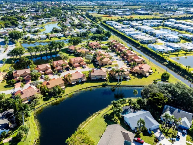 3-bedroom home for sale in Boca Raton - 19931 Villa Lante Place - MondialRealty