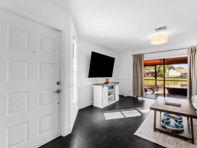 3-bedroom home for sale in Boca Raton - 19931 Villa Lante Place - MondialRealty