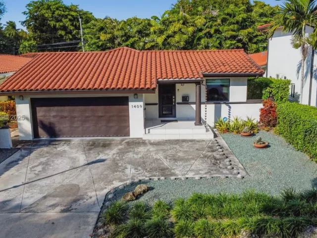 3-bedroom home for sale in Coral Gables - 1409 Bird Rd - MondialRealty