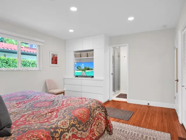 3-bedroom home for sale in Coral Gables - 1409 Bird Rd - MondialRealty