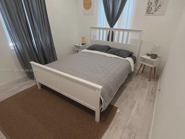 2-bedroom home for sale in Hallandale Beach - 713 SW 7th Ave - MondialRealty