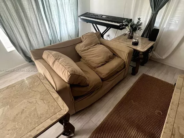 2-bedroom home for sale in Hallandale Beach - 713 SW 7th Ave - MondialRealty