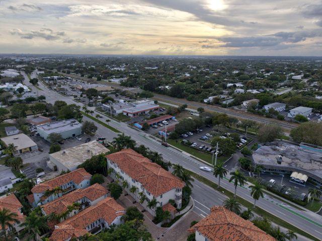 Home for rent at 1635 N Federal Highway - photo 6866506