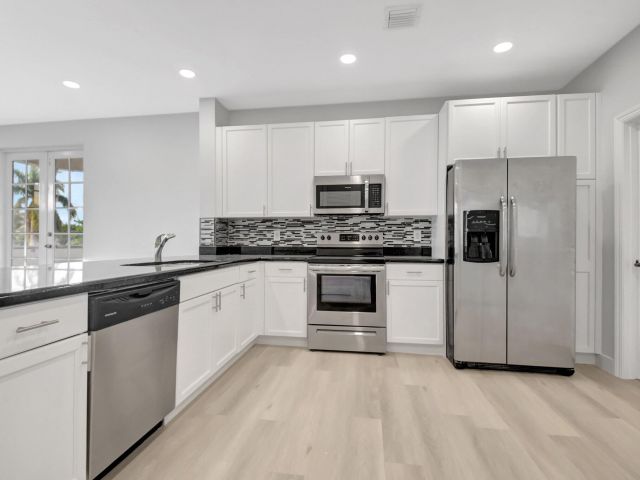 Home for rent at 1635 N Federal Highway - photo 6866512