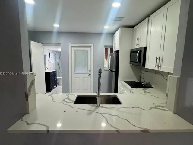 3-bedroom home for rent in North Miami Beach - 1171 NE 161st Ter 0 - MondialRealty
