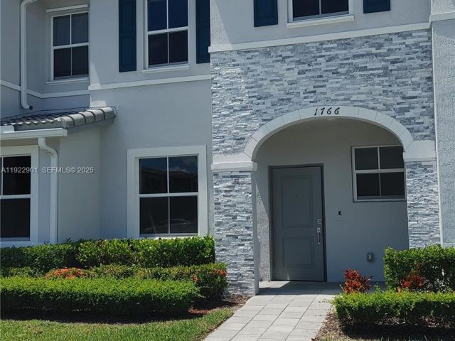 3-bedroom home for rent in Homestead - 1766 SE 26th Rd - MondialRealty