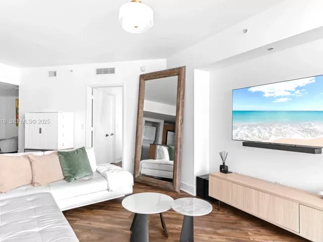 2-bedroom condo for sale in Miami - 350 S Miami Ave 1803 - MondialRealty