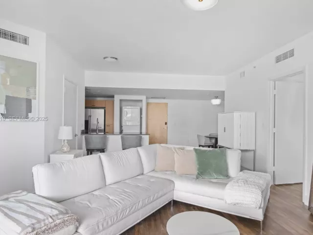 2-bedroom condo for sale in Miami - 350 S Miami Ave 1803 - MondialRealty
