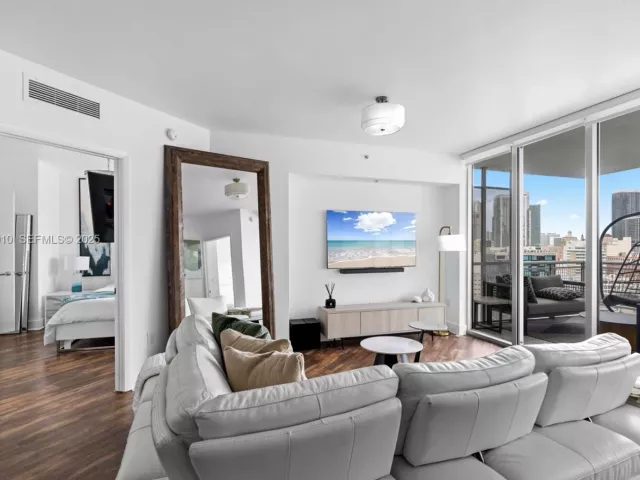 2-bedroom condo for sale in Miami - 350 S Miami Ave 1803 - MondialRealty