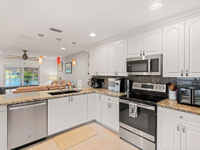 Home for sale at 288 NW 39th Way - photo 6848327