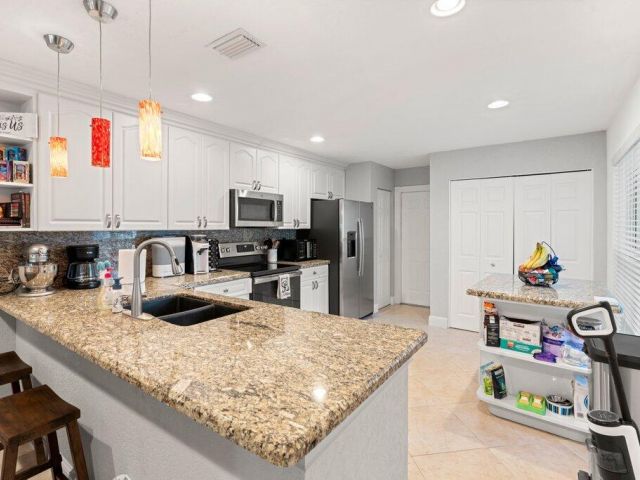 Home for sale at 288 NW 39th Way - photo 6848328