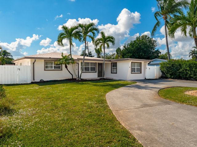 Home for rent at 250 NW 11 Street - photo 6848617