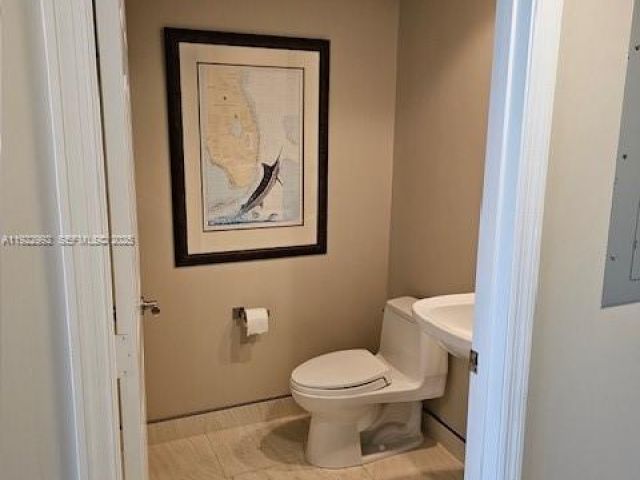 Apartment for sale  Unit #1004E - photo 7434392