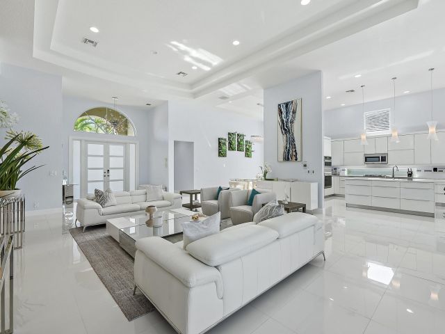 Home for rent at 8988 Lakes Boulevard - photo 6848403