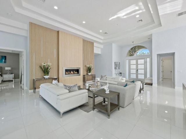 Home for rent at 8988 Lakes Boulevard - photo 6848417