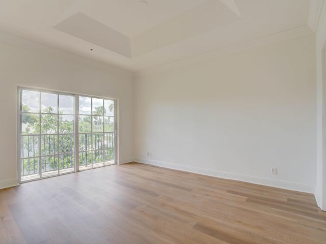 Home for rent at 1950 Presidential Way 10 - photo 6848427