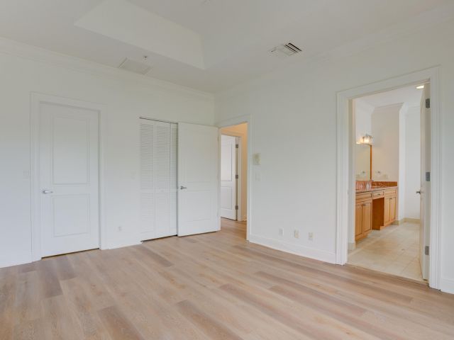 Home for rent at 1950 Presidential Way 10 - photo 6848428