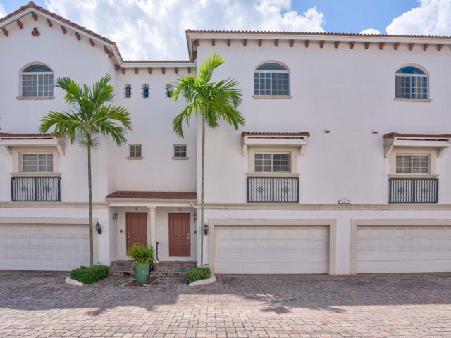 Home for rent at 1950 Presidential Way 10 - photo 6848429