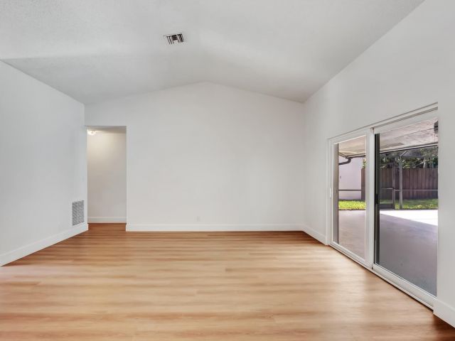 Home for rent at 20977 Country Creek Drive - photo 6848647