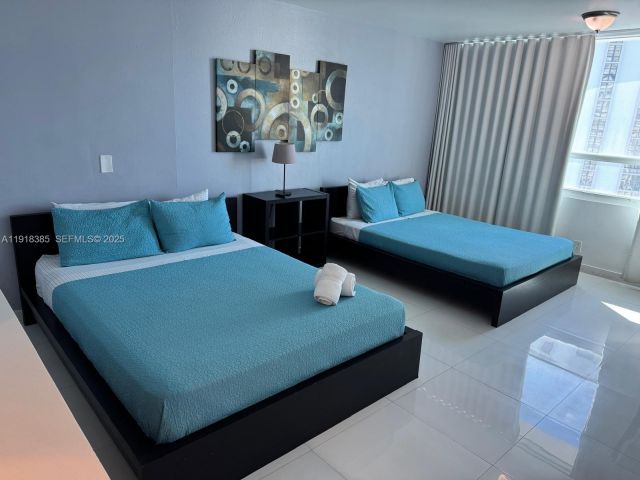 condo for sale in Miami Beach - 5445 Collins Ave 915 - MondialRealty