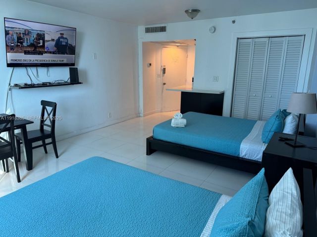 condo for sale in Miami Beach - 5445 Collins Ave 915 - MondialRealty