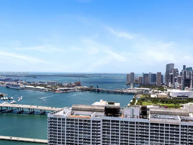 Apartment for sale  Unit #5012 - photo 6846696