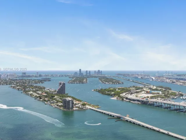 Apartment for sale  Unit #5012 - photo 6846697