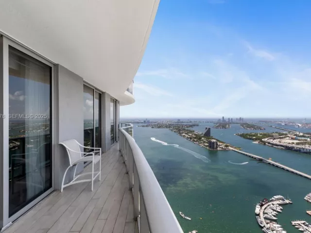 Apartment for sale  Unit #5012 - photo 6846698