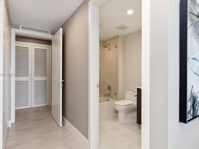 Apartment for sale  Unit #5012 - photo 6846683